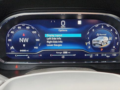 Used 2022 Chevrolet Tahoe Z71 w/ Luxury Package image 23