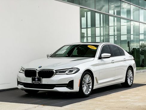 Certified 2022 BMW 530i w/ Premium Package image 9