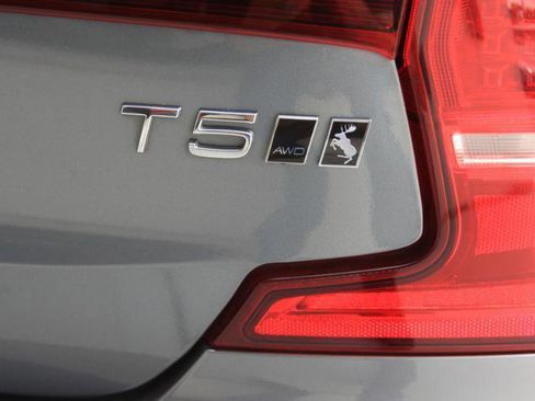 Used 2018 Volvo S90 T5 Momentum w/ Convenience Package image 23