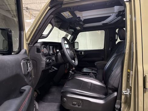 Used 2025 Jeep Wrangler Unlimited Rubicon AWD/4WD image 20