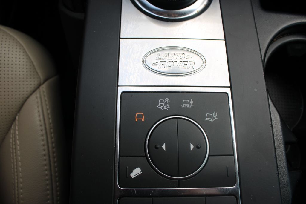Used 2019 Land Rover Discovery SE AWD/4WD image 28