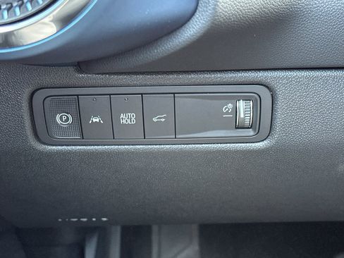 Used 2025 Chevrolet Equinox EV LT w/ Convenience Package image 39