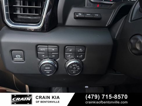 Used 2023 GMC Sierra 1500 Denali Ultimate AWD/4WD image 12