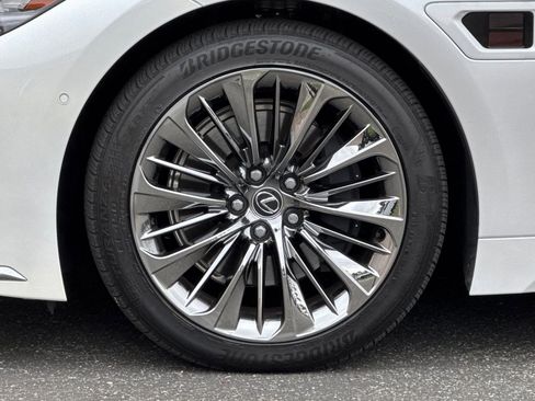 Certified 2023 Lexus LS 500h AWD w/ Luxury Package image 29