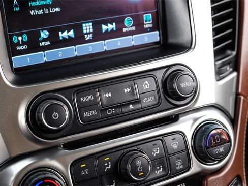 Used 2020 Chevrolet Suburban Premier w/ 6.2L Performance Package image 23