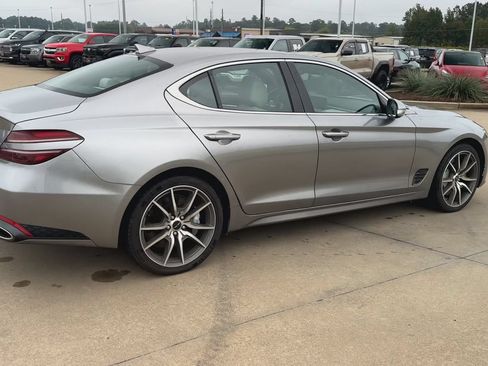Used 2024 Genesis G70 2.5T RWD image 8