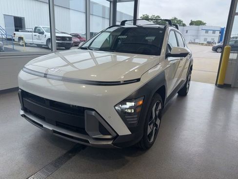 Used 2025 Hyundai Kona Limited AWD/4WD image 1