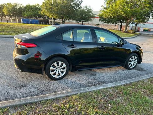 Used 2025 Toyota Corolla LE image 5