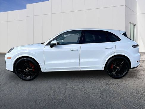 Certified 2025 Porsche Cayenne S AWD/4WD image 2