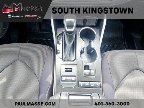 Used 2020 Toyota Highlander LE image 11