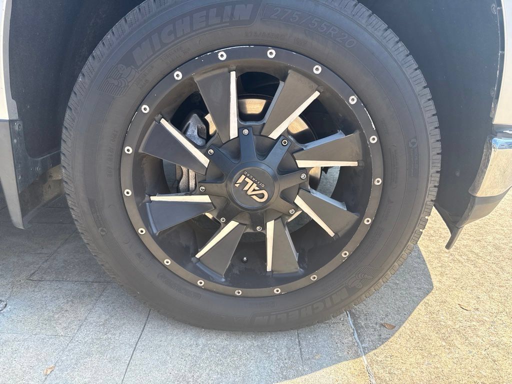 Used 2022 Chevrolet Silverado 1500 LT RWD image 7