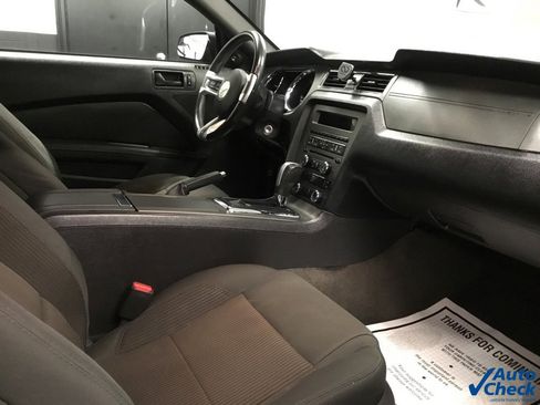 Used 2014 Ford Mustang Convertible image 37