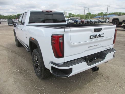 New 2026 GMC Sierra 2500 Denali Ultimate AWD/4WD image 9