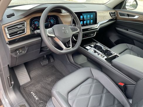 New 2026 Volkswagen Atlas SE image 17