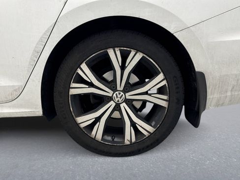 Used 2022 Volkswagen Passat 2.0T SE image 11