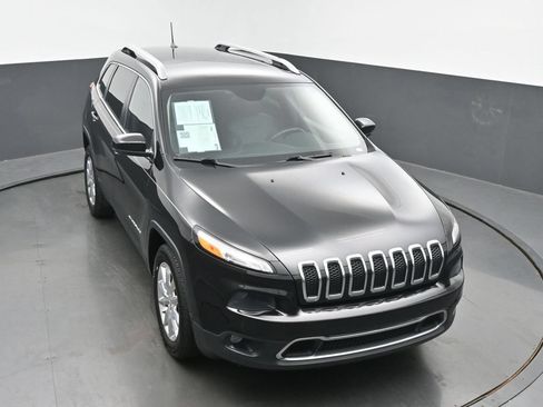 Used 2016 Jeep Cherokee Limited AWD/4WD image 39