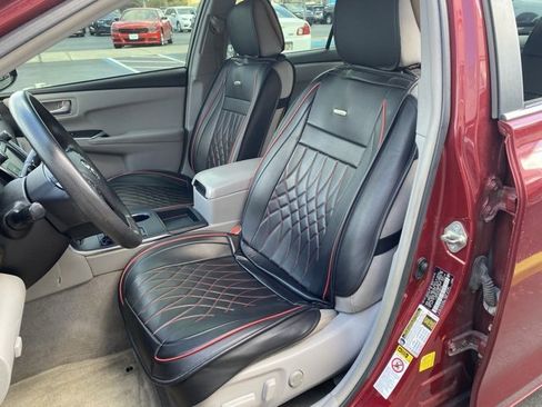 Used 2015 Toyota Camry LE image 12