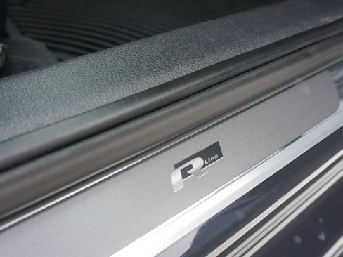 Used 2017 Volkswagen Passat 1.8T R-Line w/ R-Line Lighting Package image 22