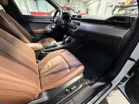 Used 2020 Audi Q3 2.0T Premium Plus AWD/4WD image 21