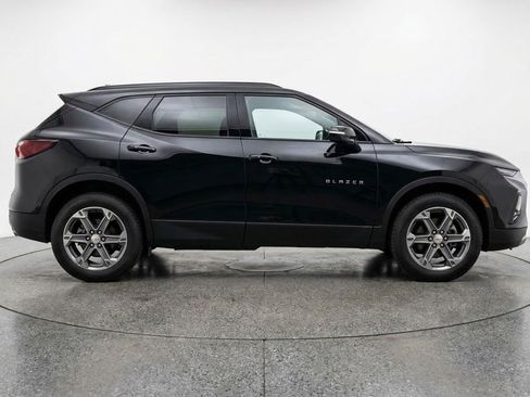 Used 2025 Chevrolet Blazer LT FWD image 11