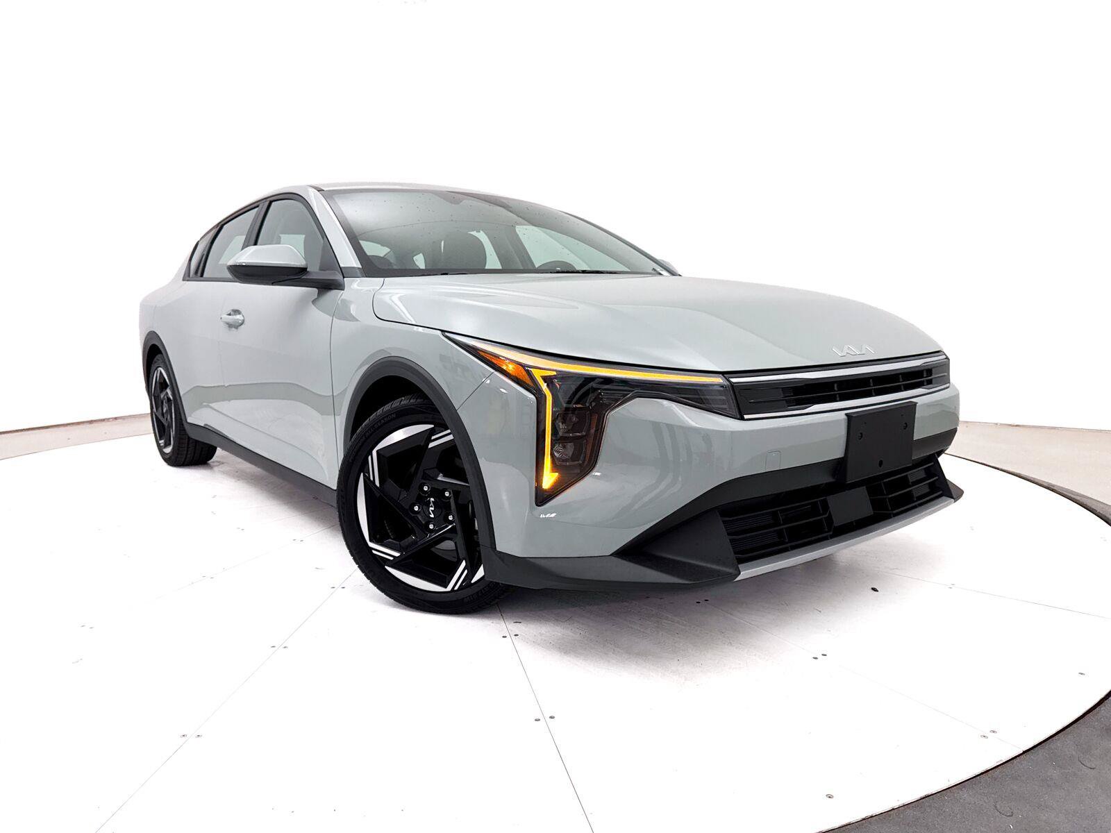 Used 2026 Kia K4 EX FWD image 1
