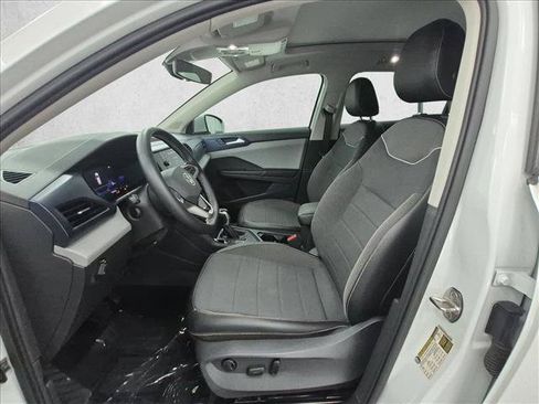 Used 2023 Volkswagen Taos SE w/ Panoramic Sunroof Package FWD image 17