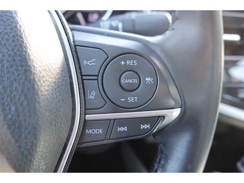 Used 2022 Toyota Camry XLE image 36