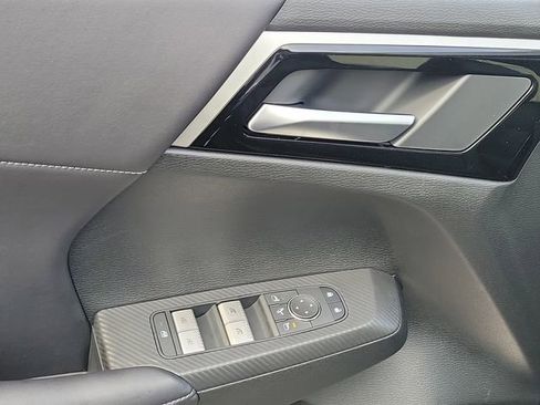 New 2026 Mitsubishi Outlander SE image 23