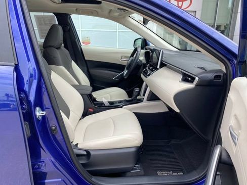 Certified 2023 Toyota Corolla Cross XLE w/ Convenience Package AWD/4WD image 18