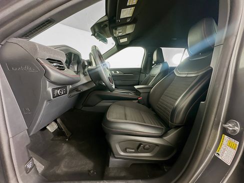 Used 2025 Ford Explorer ST-Line w/ ST-Line Street Pack AWD/4WD image 13
