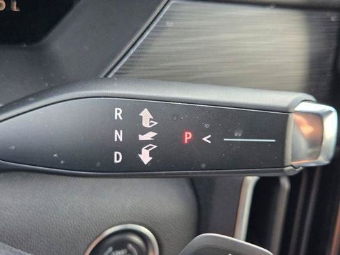 Certified 2025 GMC Acadia Elevation FWD image 29