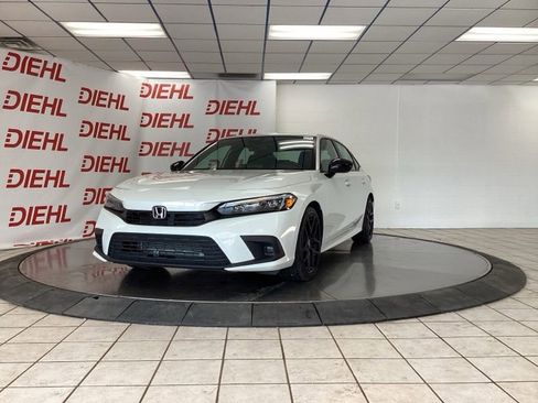 Used 2023 Honda Civic Sport image 3