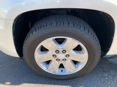 Used 2012 GMC Yukon SLT w/ SLT-2 Equipment Package image 9