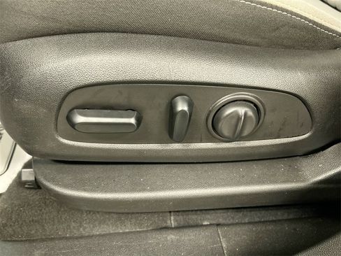 Used 2019 Chevrolet Equinox LT image 10