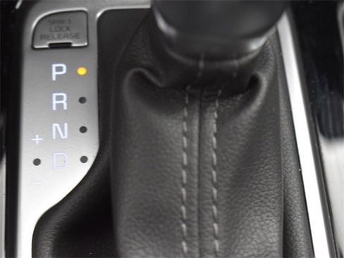 Certified 2023 Kia Sorento SX image 21