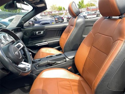 Used 2023 Ford Mustang GT Premium image 4