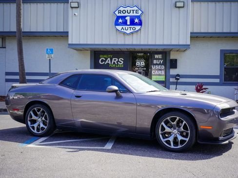 Used 2017 Dodge Challenger SXT Plus image 3