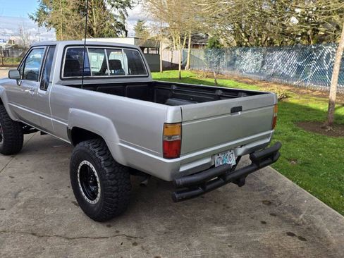 Used 1987 Toyota Pickup Deluxe AWD/4WD image 7