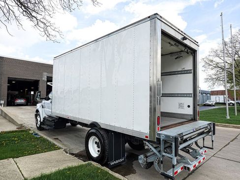 Used 2023 Ford F650 2WD Regular Cab Super Duty image 4