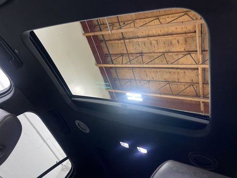 Used 2022 Chevrolet Traverse High Country image 46