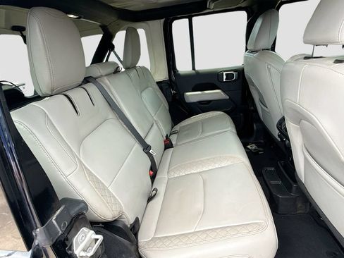 Used 2021 Jeep Wrangler Unlimited Sahara AWD/4WD image 31