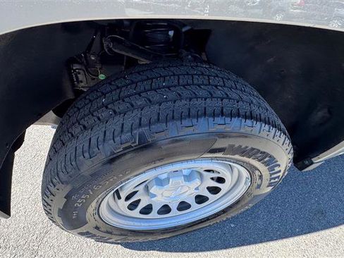 Used 2024 Chevrolet Colorado W/T image 30