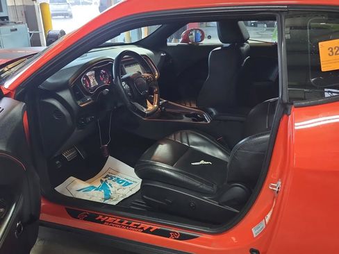 Used 2016 Dodge Challenger SRT Hellcat RWD image 7