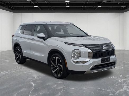 Used 2024 Mitsubishi Outlander SE image 7