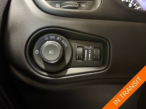 Certified 2022 Jeep Renegade Limited AWD/4WD image 19