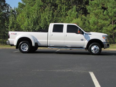 Used 2016 Ford F350 Lariat w/ Lariat Ultimate Package image 4