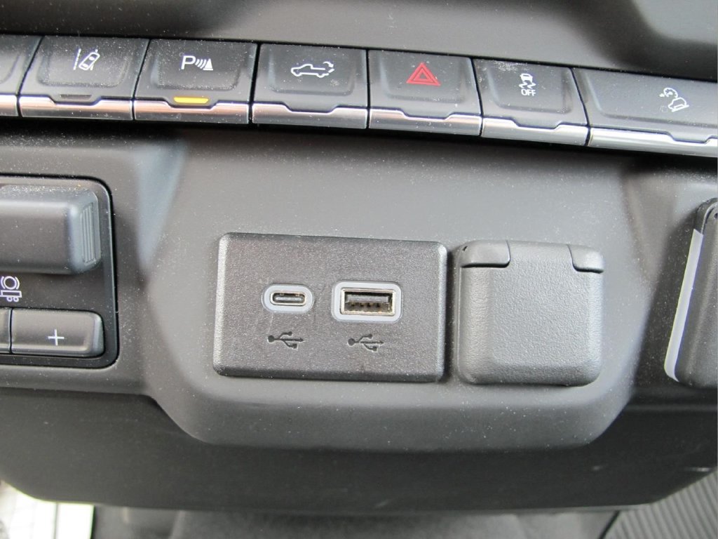 Certified 2025 Chevrolet Silverado 2500 Custom w/ Custom Value Package AWD/4WD image 17