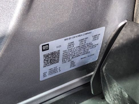 Used 2024 Chevrolet Trax RS w/ Driver Confidence Package FWD image 30