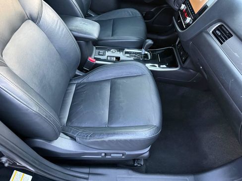 Used 2020 Mitsubishi Outlander SEL AWD/4WD image 26