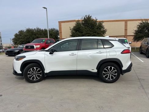 Used 2023 Toyota Corolla Cross S image 8